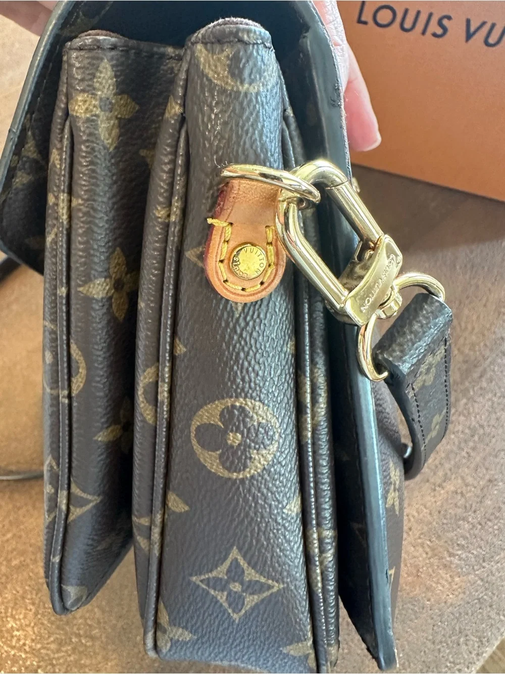 Louis Vuitton Pochette Metis Monogram Canvas Shoulder Bag in Brown
